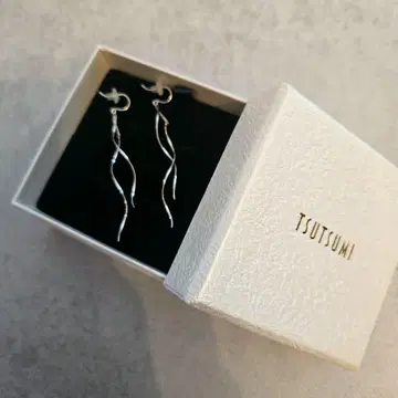 TSUTSUMI 실버 트위스트 귀걸이 박스 포함