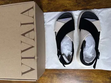 VIVAIA 통굽 샌들 블랙 아이보리
