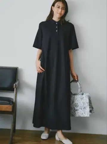 ebure 25SS 이번 시즌 정원 플라워 자카드 토트백