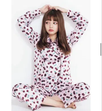 체리 패턴 룸웨어 파자마