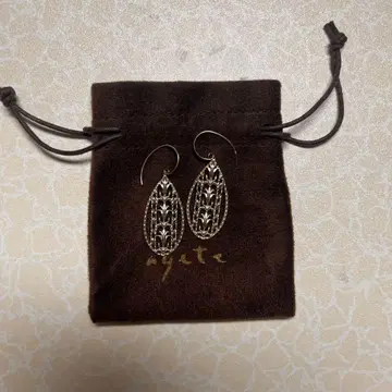 agete 레이스 무늬 실버 귀걸이 K10