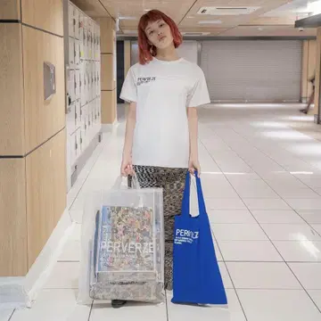 PERVERZE 로고 자수 티셔츠 화이트