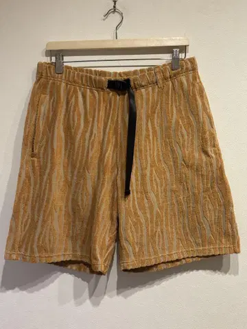 HUF PILE TIGER SHORT 하프 숏 팬츠