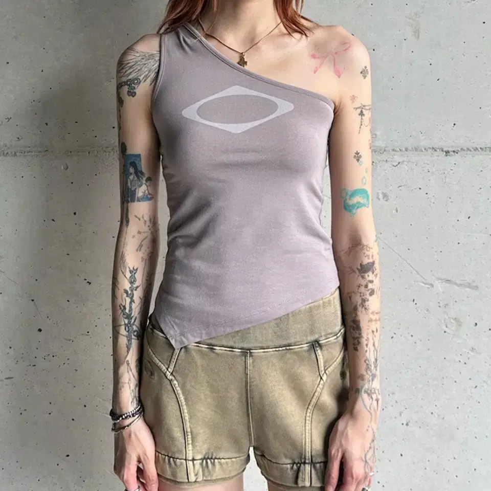 MISCHIEF | 미스치프 Mischief One Shoulder Top Rhombus One
