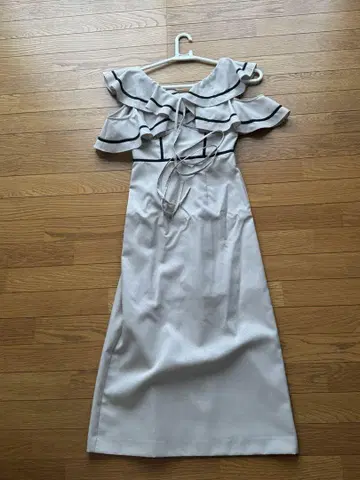 LILY BROWN 배색 프릴 원피스 0 베이지