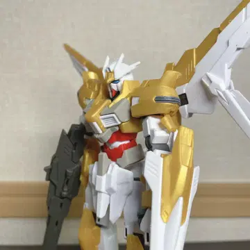 HGBF 1/144 카테드랄 건담 완성품