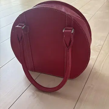 원형 빨간색 핸드백, 둥글고 귀여운