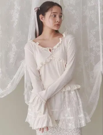 미개봉 완판템 메리제니 긴팔 상의 아이보리