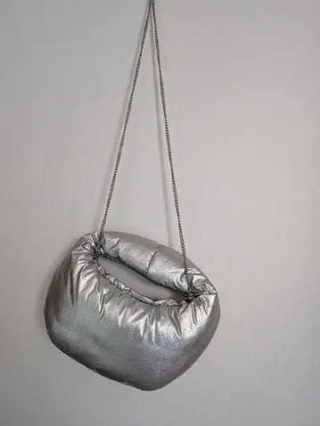자라 백
