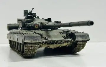 트럼페터 1/35 T-80B 완성품 소련 탱크 모형 프라모델