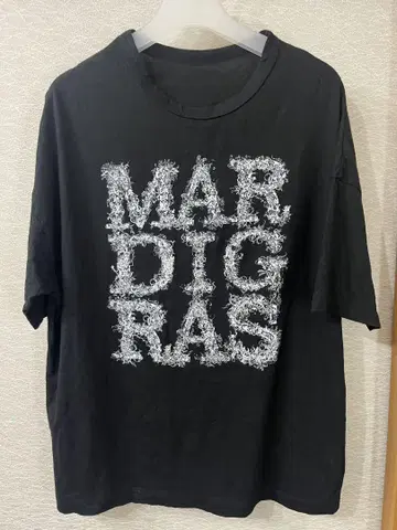 레어 키요하루 MARDIGRAS 티셔츠