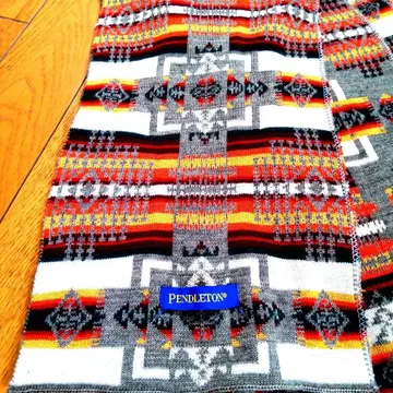 Pendleton 기하학 패턴 머플러
