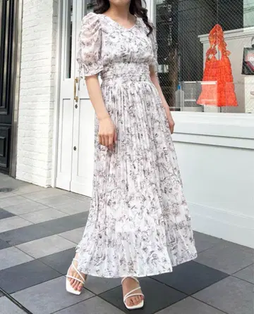 INGNI 꽃무늬 쉬폰 V넥 플리츠 원피스