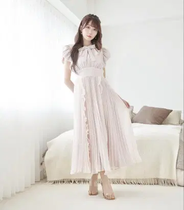 로즈 뮤즈 시폰 플리츠 드레스 핑크