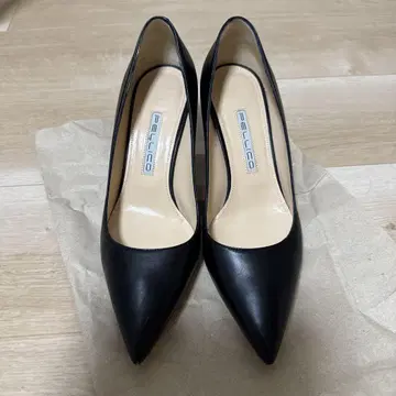 PELLICO 블랙 하이힐