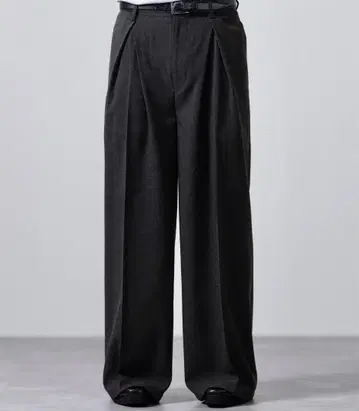 CLEL 린넨 블렌드 3D 턱 슬랙스 블랙 XS
