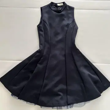 And Couture 슬리브리스 네이비 드레스 튤 프릴 36