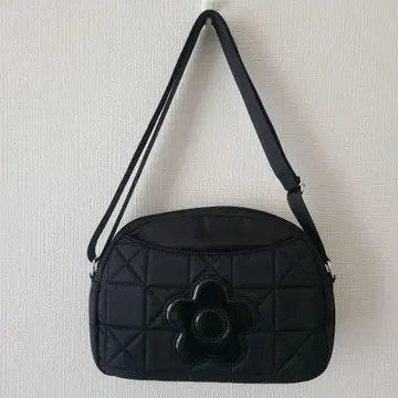 마리콴트 블랙 퀼팅 숄더백