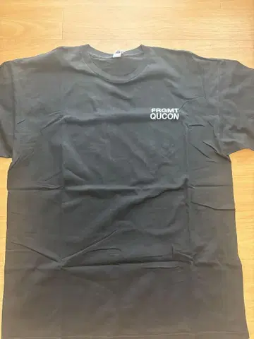XL 사이즈 FRAGMENT x QUCON T-SHIRT