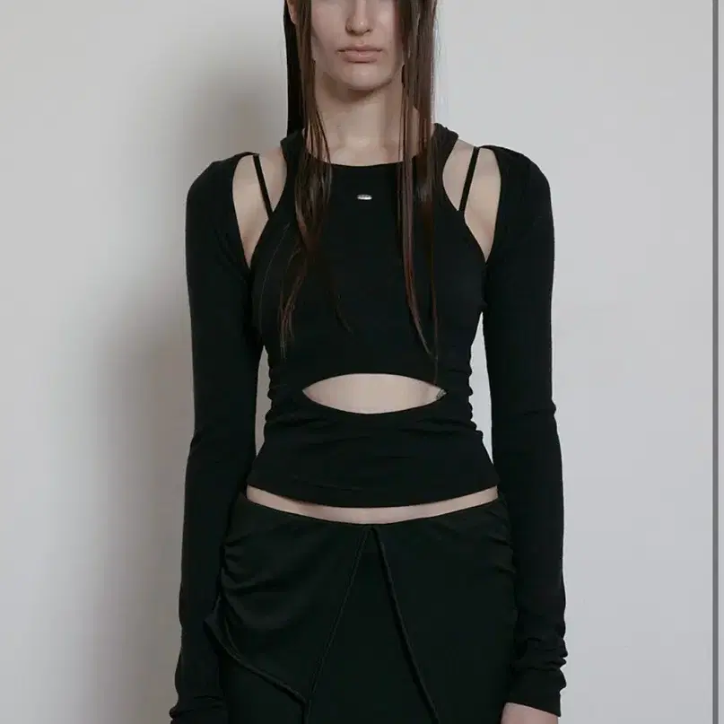 【BOHEMIAN SEOUL】25ss SHOULDER SHIRRING SLEEVE BOHEMSEO SLEEVE HOLE SHIRRING TOP, KHAKI – SeoulSeoul