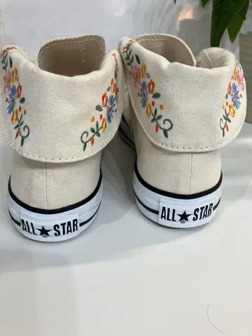 컨버스 ALL STAR 자수 하이컷 스니커즈 미사용품.