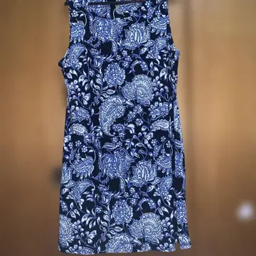 TOMMY HILFIGER 꽃무늬 슬리브리스 원피스 14