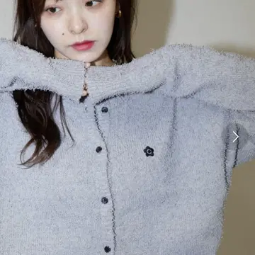 MARY QUANT 원포인트 자수 모프 니트 가디건