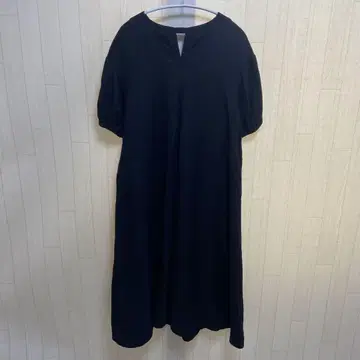 Simplicite 린넨 레이온 퍼프 원피스 블랙