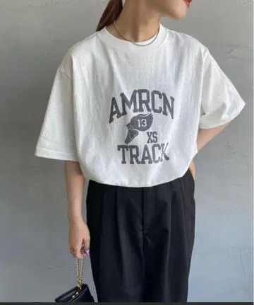 아메리카나 칼리지 로고 프린트 심리스 티셔츠
