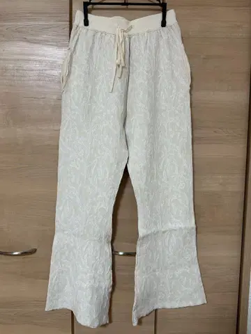 카스타네 플레어 팬츠 아이보리