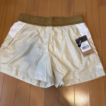 The North Face 베이지 숏팬츠 M