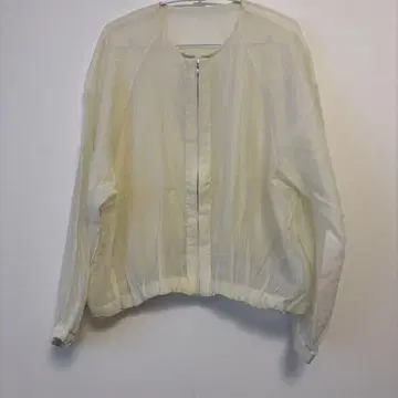 크림색 지퍼 벌룬 자켓