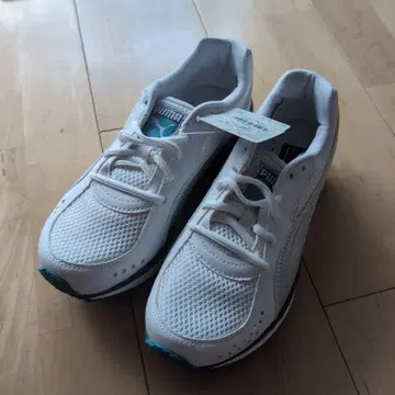 푸마 PUMA 바디 트레인 우먼 메쉬 스니커즈 23cm
