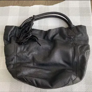 가죽 숄더백 블랙 태슬 참 포함