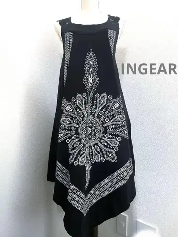 INGEAR 블랙 슬리브리스 원피스 크로셰 디자인