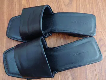 AZUL bymoussy 블랙 샌들 M 사이즈