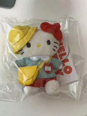 새상품 me% 로리즈팜 헬로키티 키링 유치원