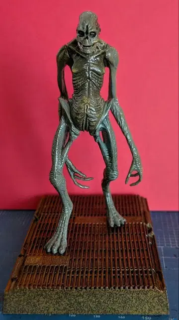 에이리언 뉴본 피규어