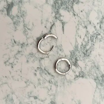 Tom Wood 톰 우드 Classic Hoop Small 귀걸이
