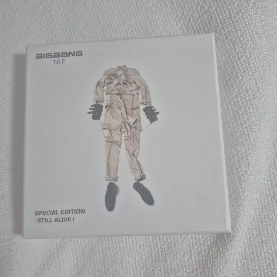 BIGBANG 【 STILL ALIVE 】 韓国盤CD TOP タプ 廃盤品 BIGBANG 【 STILL ALIVE 】 韓国盤CD TOP タプ 廃盤品 - メルカリ