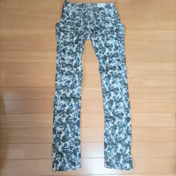 안토 게이지 보타니컬 무늬 슬림 핏 팬츠 XS 일본제