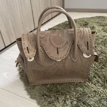 카빙 트라이브스 핸드백