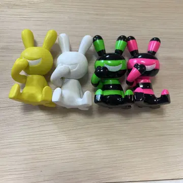 BLACK RABBiT 블랙 토끼 4종 세트 4개 피규어 입상