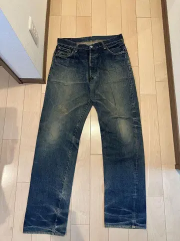 EVISU 다크 블루 스트레이트 데님