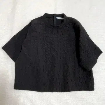 뷰티 앤 유스 유나이티드 애로우즈 자카드 크루넥 블라우스 블랙