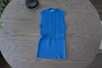 CURRANTAGE 슬리브리스 탑