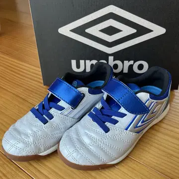 [박스 포함] umbro 축구화 화이트/블루 벨크로 포함