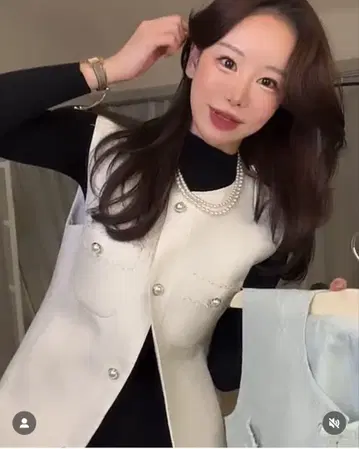 QUNG 트위드 베스트