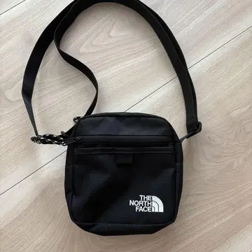 THE NORTH FACE 블랙 숄더백
