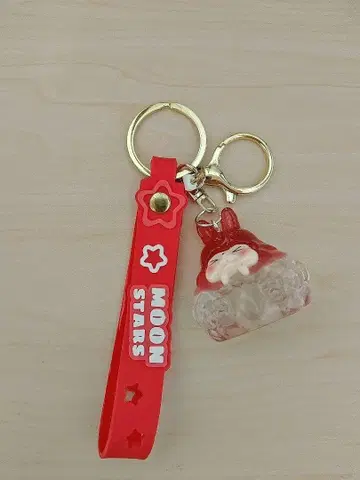 별과 달 모티브 키링